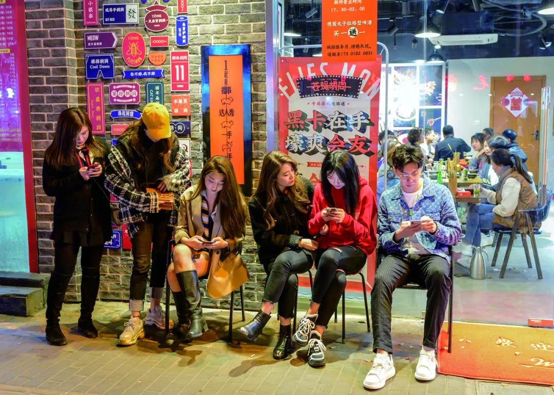 【苍蝇胡同】上海虹梅路店正式营业，沪上潮食传说今日启幕！